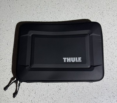 Thule Gauntlet Hard Shell Laptop Case Black Zip Molded Sleeve Protective Cover