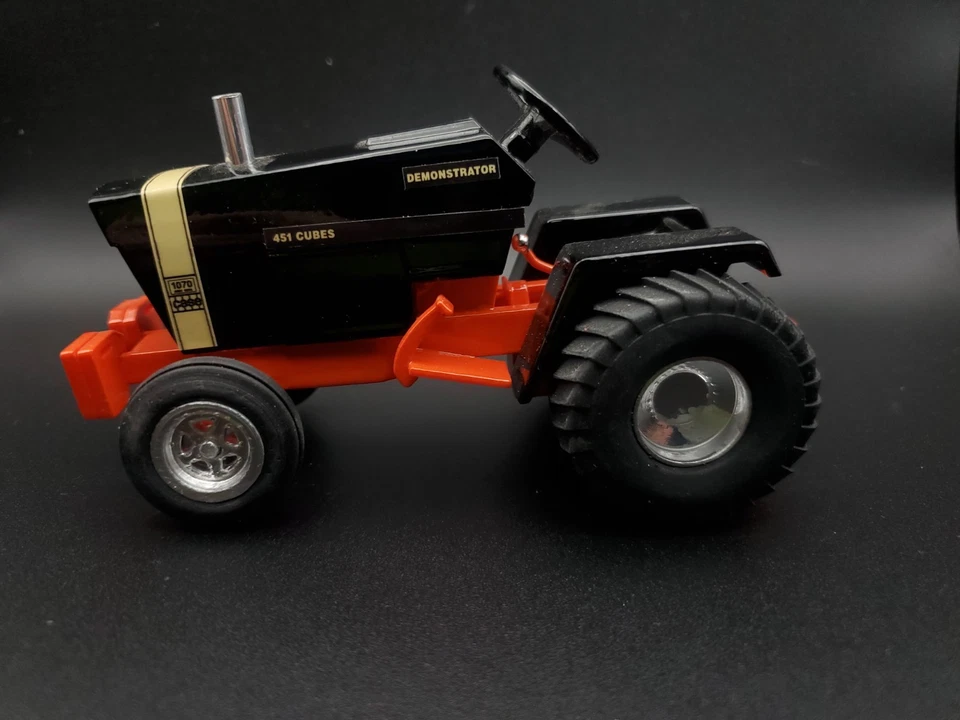 1/16 scale 1070 Case Demonstrator Garden Puller Black Knight pulling tractor - Image 2 of 4