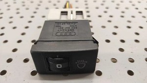 AUDI A4 8D2, B5 Schalter zur Einstellung der Scheinwerferhöhe 17120980