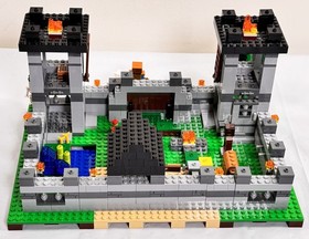 Vintage Lego Retired Minecraft 'The Fortress' 21127  Set 99.99% Complete! No Box