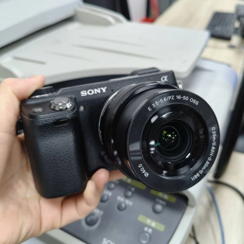 Sony Alpha NEX-6 16.1MP APS-C Digital Camera with 16-50mm Lens BLACK - Image 4 of 4