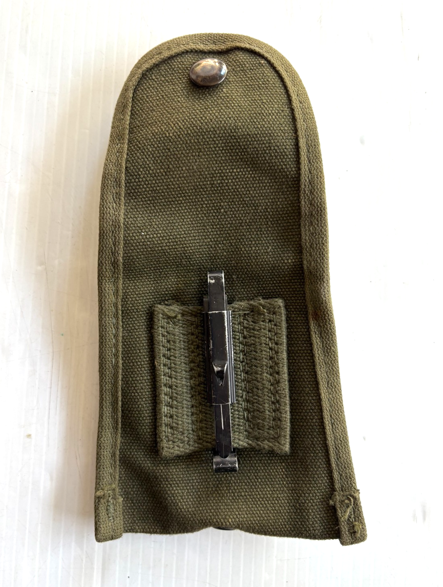 東ドイツ国家人民軍（NVA)　コンバットベスト ORIGINAL VIETNAM ERA 2ND PATTERN M1956 FIRST AID/COMPASS CASE