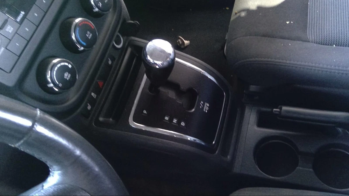 Used Automatic Transmission Shift Lever Assembly fits 2016 Jeep