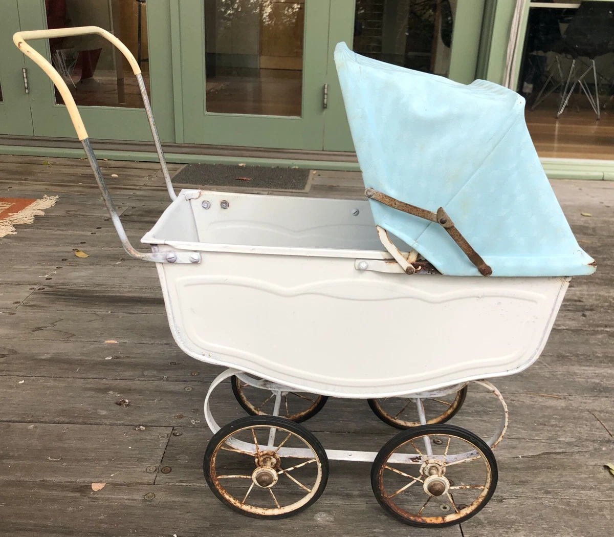 Vintage Cyclops metal doll s pram complete and in fairly good condition