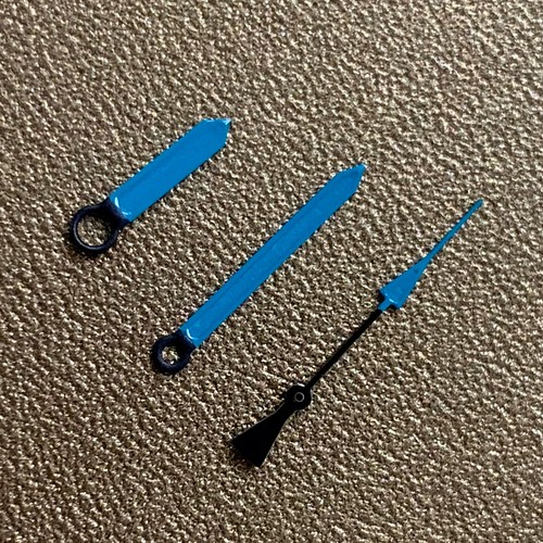 Tre lancette orologio blu luminose verdi di ricambio adatte per movimento NH35/NH36 - Foto 4 di 5