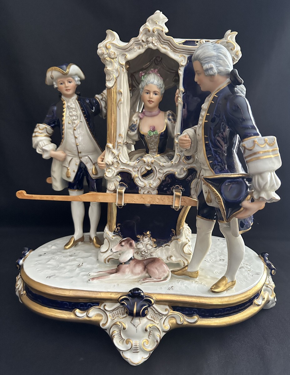 置物  dux Bohemia 1970 ROYAL DUX BOHEMIA SEDAN CHAIR CARRIAGE COACH COBALT WHITE