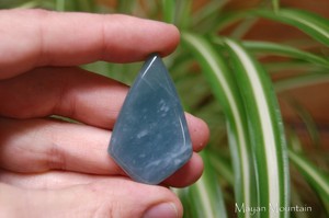 NATURAL-LIGHT-SNOWY-BLUE-GUATEMALAN-JADEITE-JADE-CAB-CABOCHON-OLMEC-DIAMOND