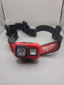Milwaukee 2104 Spot/Flood 450-Lumens Battery Powered Adjustable Headlamp