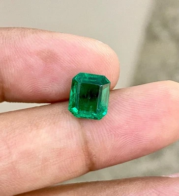 6.90 Ct+ GIE Certified Natural MUZO Colombian Green Emerald UNTREATED Gemstone - Image 1 of 4