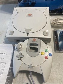 SEGA DREAMCAST GAME CONSOLE W/ Original CD & Instructions IN ORIGINAL BOX!