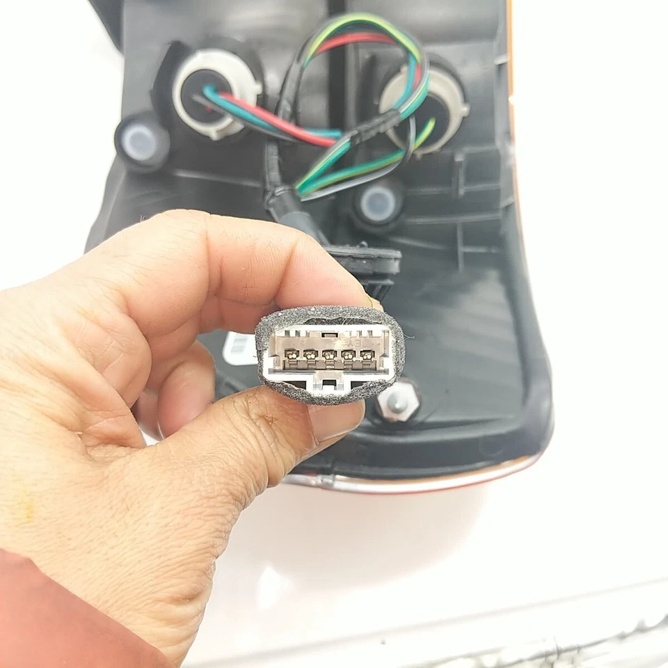 TYC 11-5977-90 подходит для правостороннего заднего фонаря правостороннего пассажира Honda Odyssey 2002-2004 годов выпуска - Изображение 4 из 4