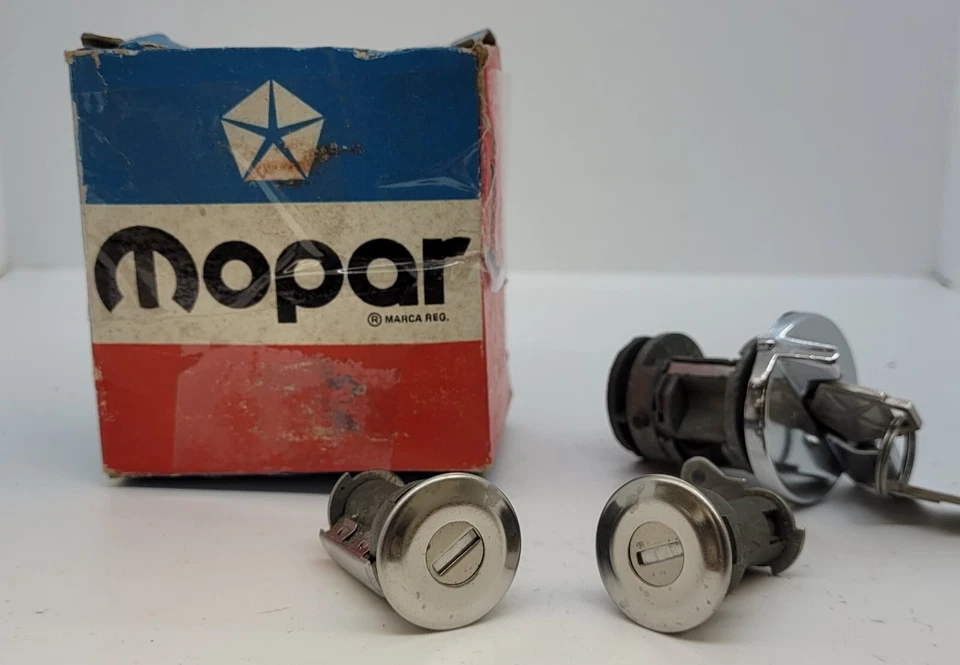 Paquete de cilindro de bloqueo de arranque y puerta Dodge Plymouth 73-77 3695555 NOS. Foto 3 de 4