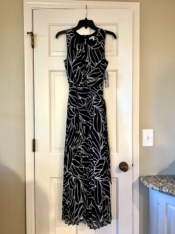 Nuevo Vestido Sin Mangas Azul Marino Floral Plisado Gasa Midi Talla Pequeña Foto 2 de 4