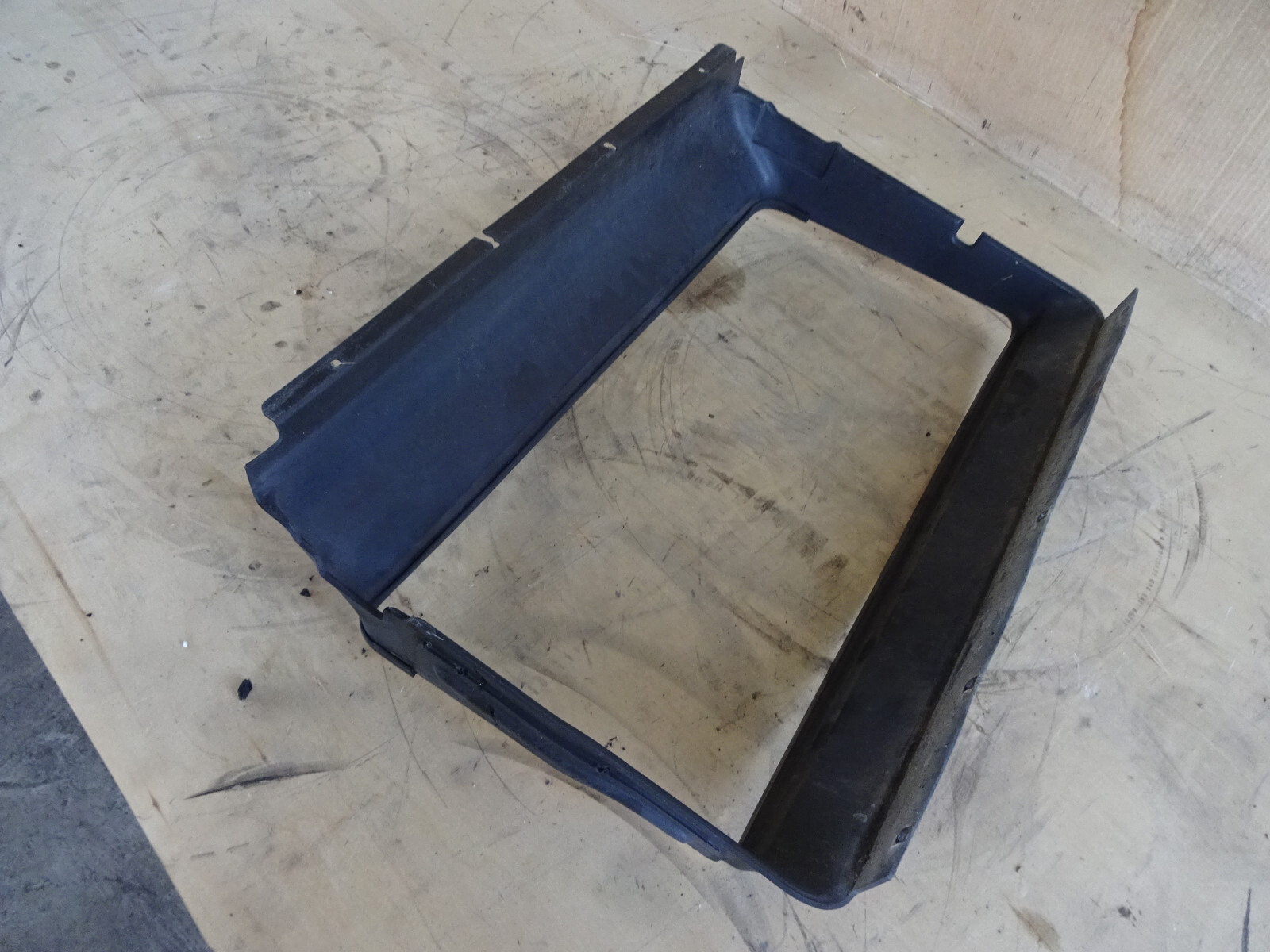 Maserati 4200 Coupe/Spyder- Air Conveyor Duct For Radiator (USED) - P/N 199893