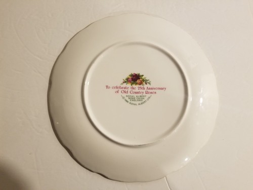 Royal Albert - 25th Anniversary Edition Old Country Roses Plate 1986 - Picture 2 of 2