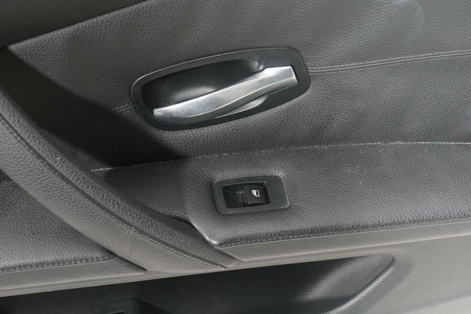 08-10 BMW 525i 528Xi 530i E60 REAR RIGHT PASSENGER SIDE DOOR PANEL  BLACK OEM - Image 2 of 4