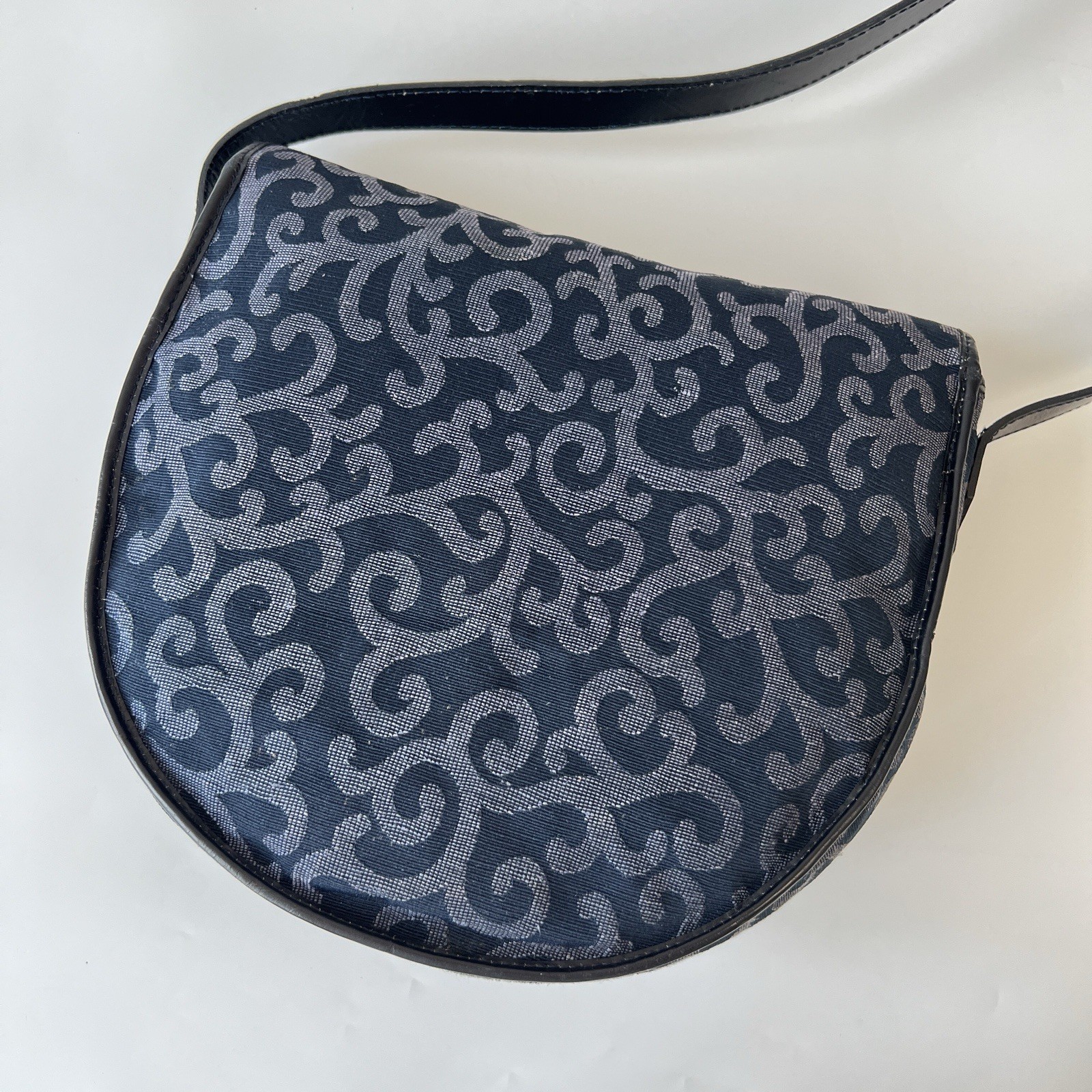 Borsa da sella Yves Saint Laurent vintage logo cuore con motivo barocco