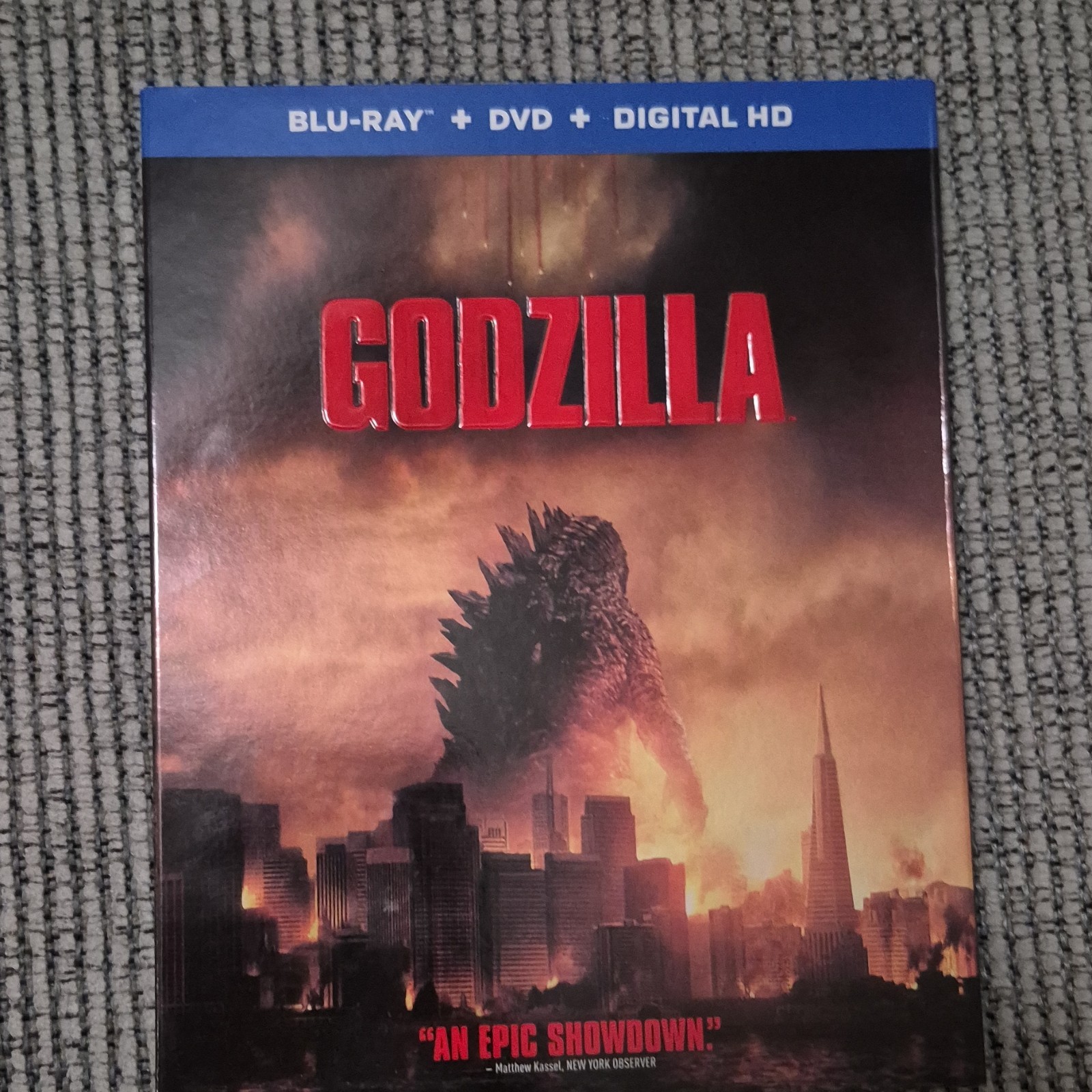 Godzilla Blu-ray DVD Digital HD 2014 Warner Bros. Widescreen Featurette Scenes