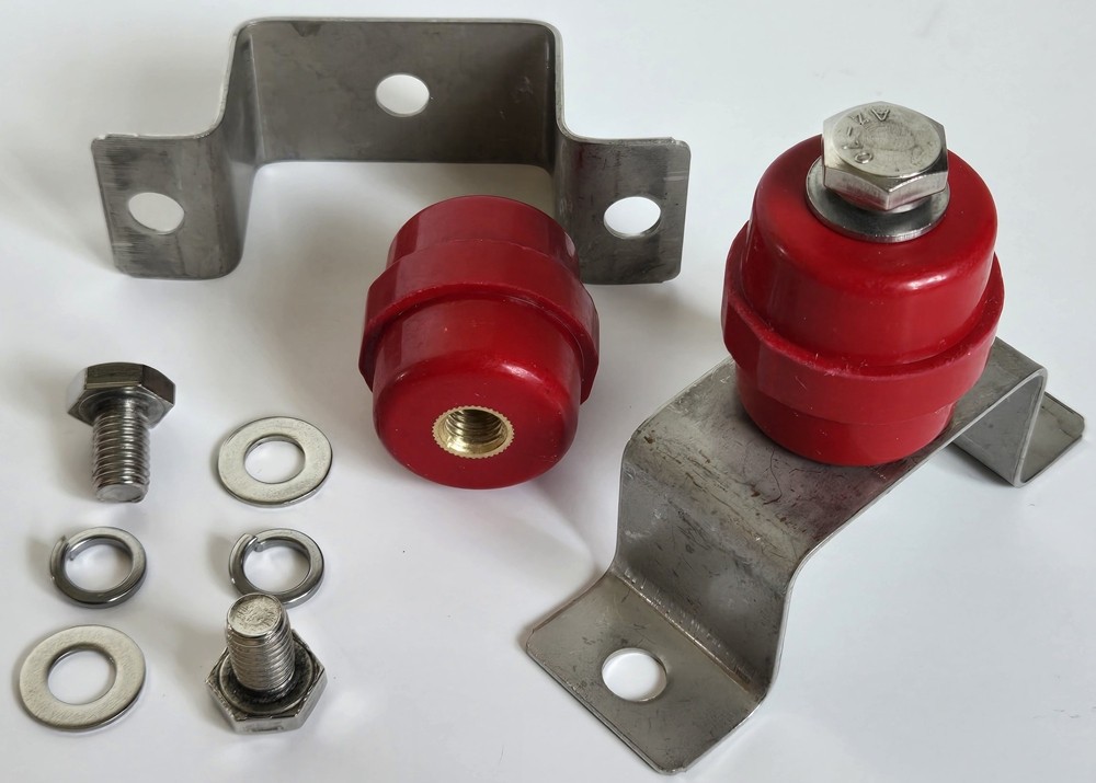 Lot (4) UL-Recognized 40mm x 40mm M10 Busbar Insulators + Brackets