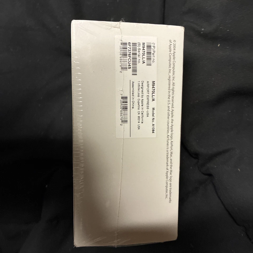 Apple AirPort Express AirTunes Mac+PC Base Station Router  A1084  Factory Sealed - Image 2 of 4