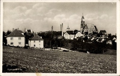 Ak Kamenz in Sachsen, Stadtansicht  Kirche, Häuser, Felder - 4999237