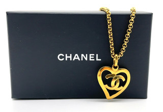Collana con ciondolo oro 95P cuore marchio cocco originale Chanel 49 12G con scatola SKS020257