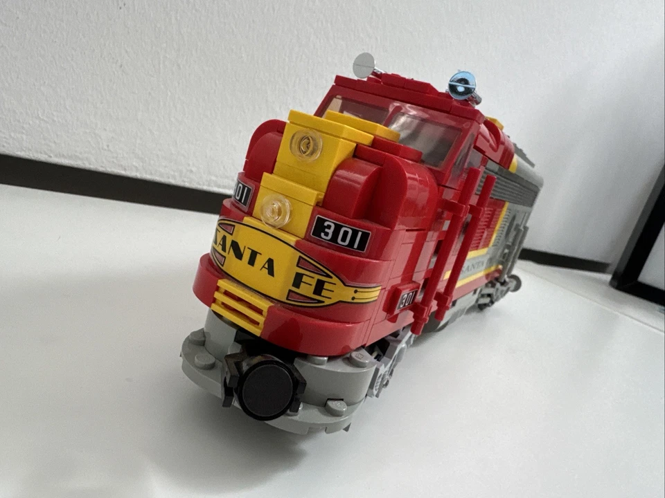 LEGO Trains: Santa Fe Super Chief (10020) - Bild 2 von 4