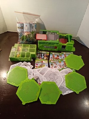 Qixels 3D Maker Large Lot. Bags Of Cubes, Templates, Design Trays 