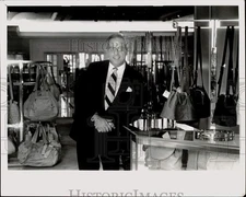 1988 Press Photo Marshall Hilsberg, Chairman of Lord & Taylor in Rivercenter, TX