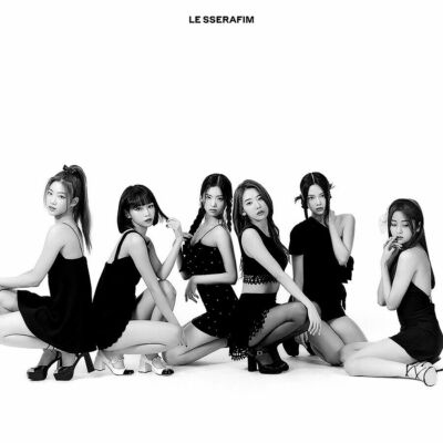 LE SSERAFIM [FEARLESS] 1st Mini Album CD+Poster+PhotoBook+Cards+