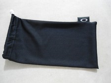 NEW Oakley Sunglasses Soft Black Pouch and Cleaning Cloth   12.00