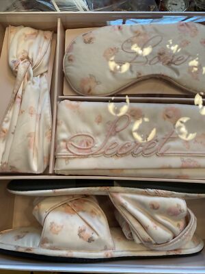  NIB Victorias Secret 4 Piece Bridal Set Slippers/Eyemask/Headband/Pillowcase