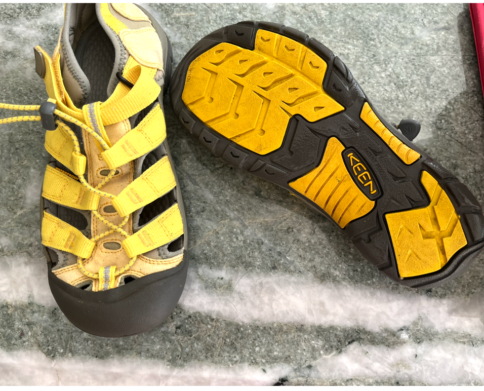 Sandali acqua KEEN Newport H2 unisex adulto taglia 6 giallo usati in ottime condizioni