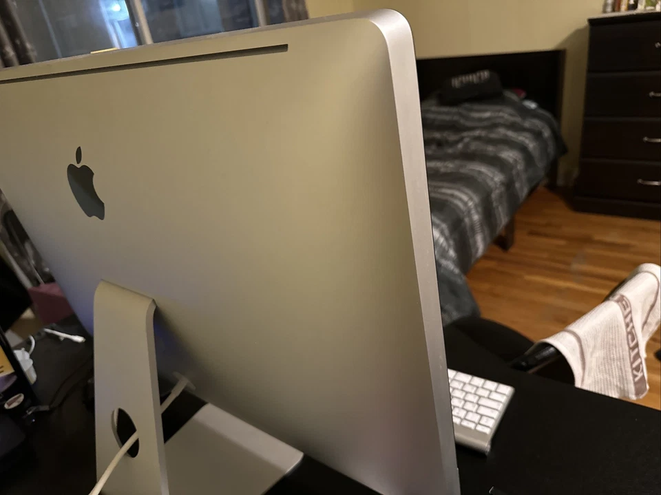 iMac (27 pulgadas, mediados de 2011) Foto 2 de 4