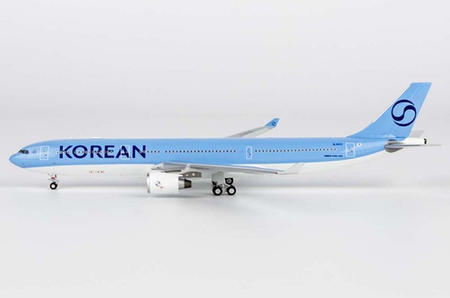 China Airlines A330-300 航空機　1/200模型 China Airlines Airbus A330-300 B-18311 Skyteam Phoenix 10659 Scale