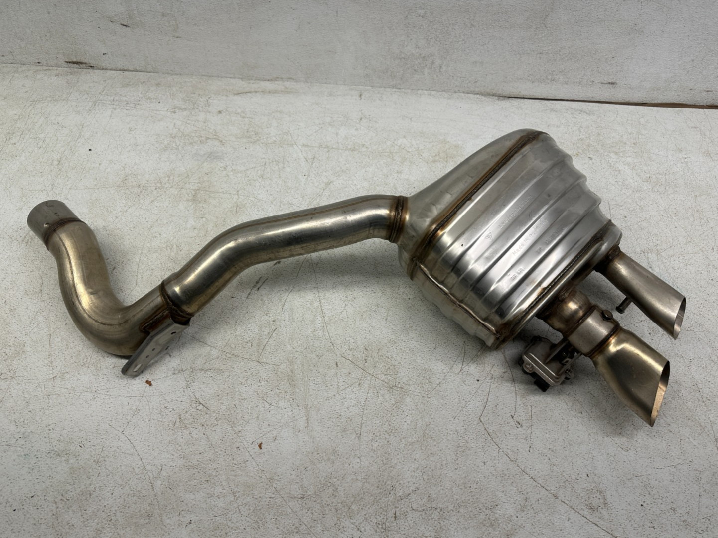 2018-2021 BENTLEY CONTINENTAL GT 6.0L W12 REAR RIGHT SIDE RH EXHAUST MUFFLER OEM