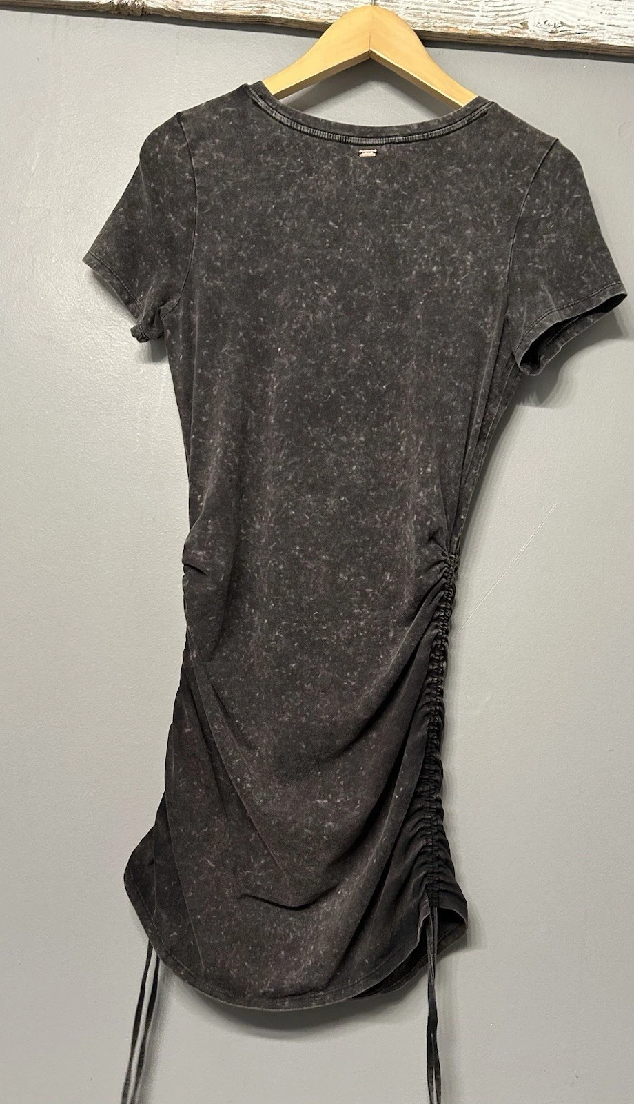 UNDERCOVER Abito T Shirt ROSA by Victoria Secret Grigio Distressed Scrunch Taglia S Nuovo con etichette