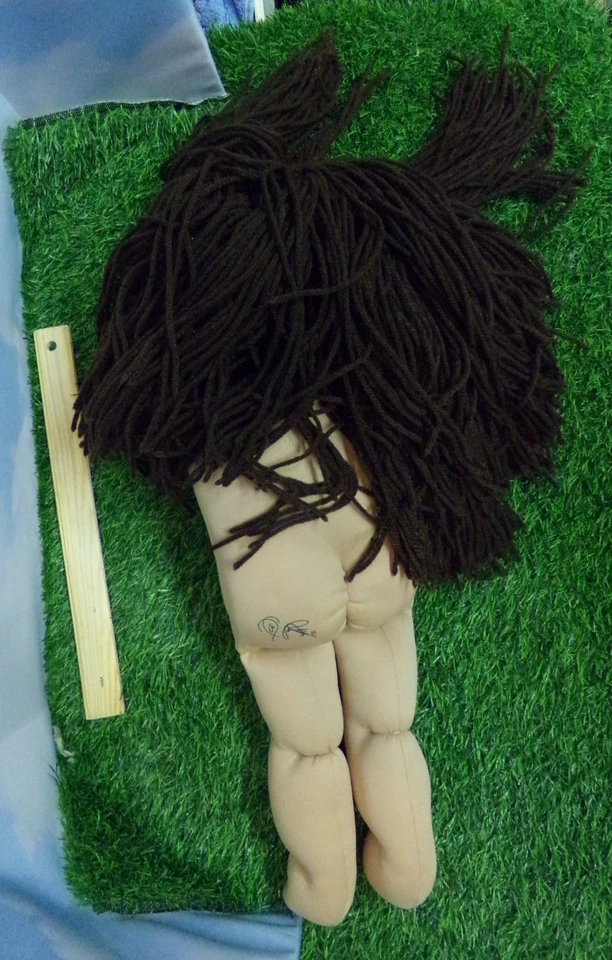 CABBAGE PATCH KID DOLL TRU DOLLS 2001 NIÑA MARRÓN hilo pelo Foto 3 de 4