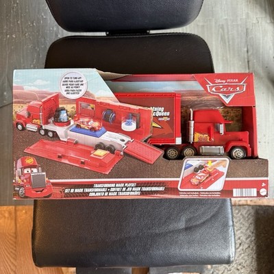 Disney Pixar Cars Transforming  Mack Lightning Mcqueen Playset New Sealed