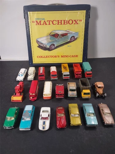 Matchbox Mini Case w/ Mustang Art and 21 Lesney Vehicles. Case with Cars, Trucks