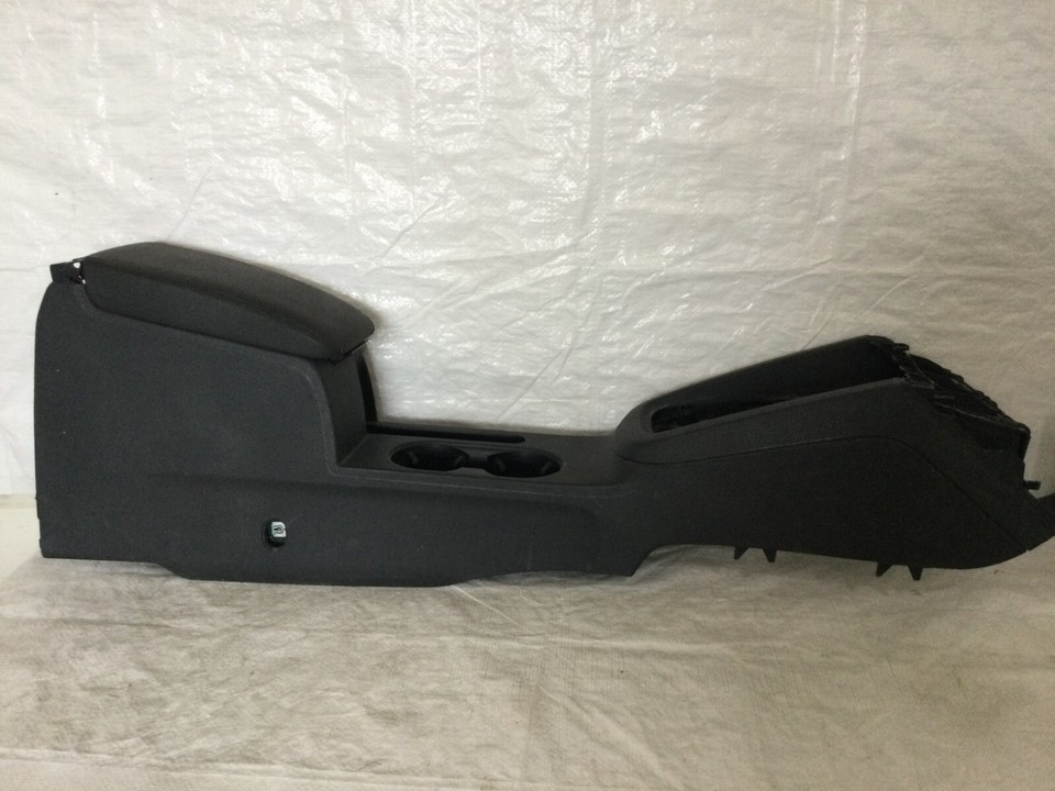 2011 Volkswagen Jetta Center Console Assembly With Armrest and Cup ...