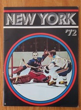 BUFFALO SABRES 11-27-71 Sports Magazine NEW YORK RANGERS Ed Giacomin Rod Gilbert