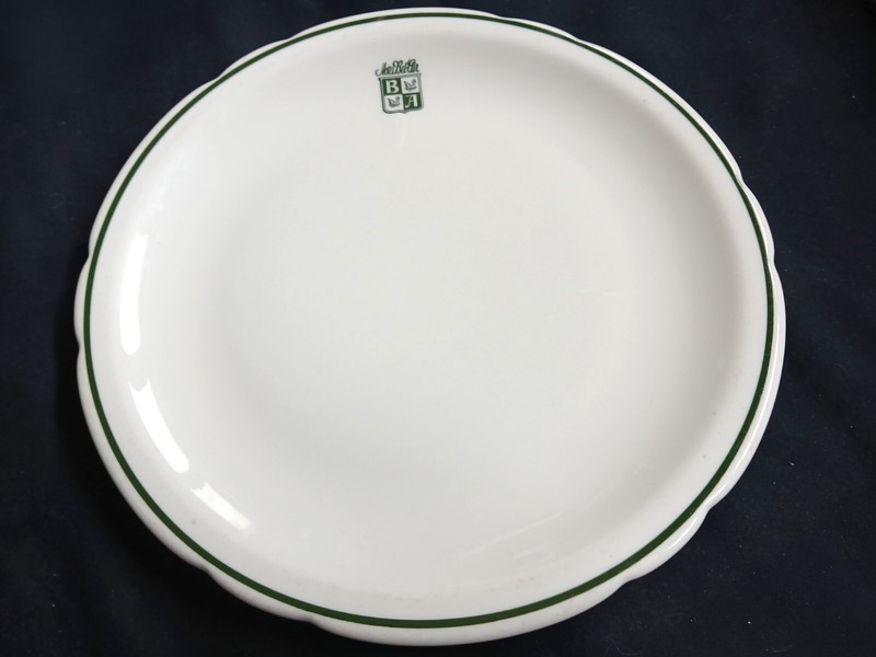 VINTAGE 1975 HOTEL BEL AIR 10.75" DINNER PLATE TOP MARKED SCALLOPED EDGE W/LOGO