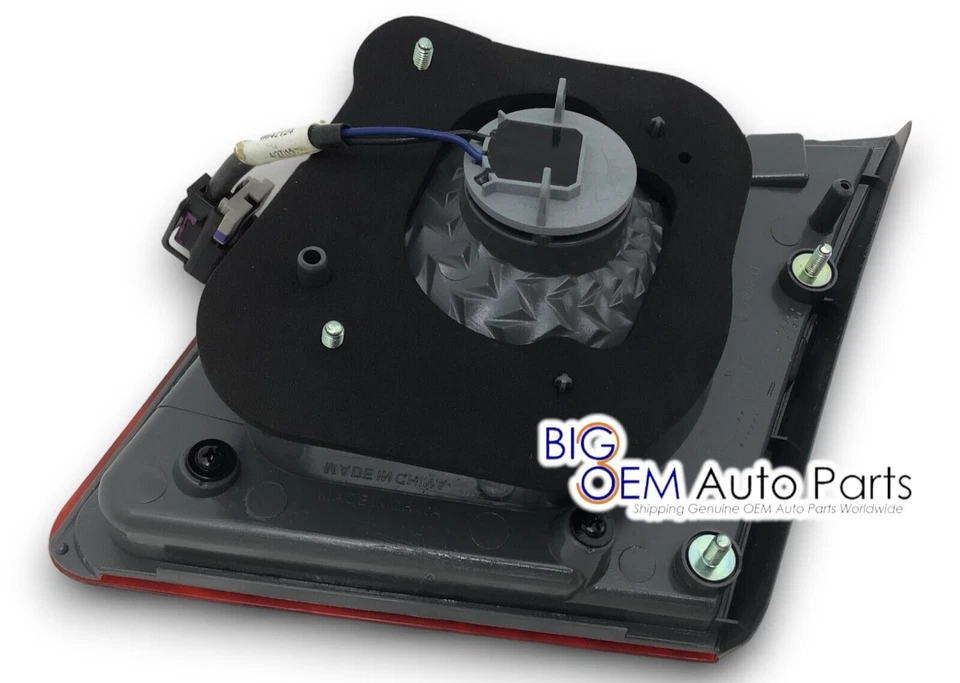 Luz trasera interior del lado del conductor OEM 95389371 2011-2016 Chevrolet Cruze LH Foto 4 de 4