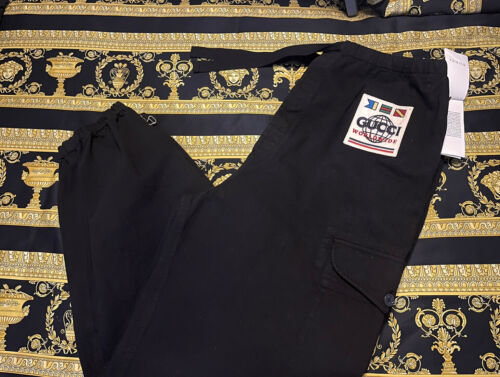 Nowe z metkami 100% Auth Gucci World Wide Patch Spodnie cargo Rozmiar IT52 Czarne - Zdjęcie 1 z 8
