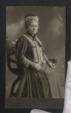 Fotografie Eugen Schöfer, Wien, Kohlmarkt 10, Portrait einer erhabenen alten Da 