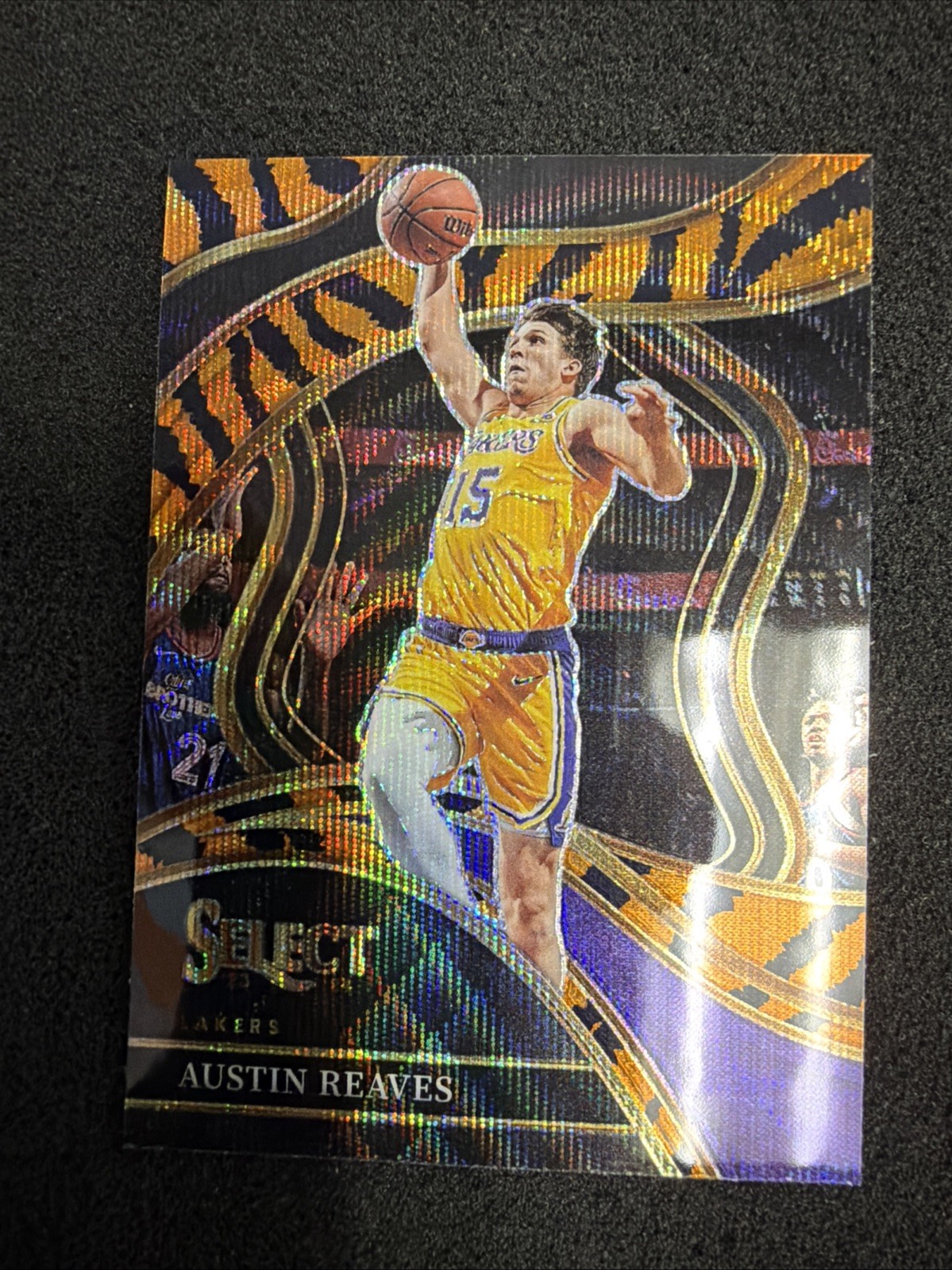 Austin Reaves 2023-24 Select COURTSIDE TIGER STRIPE Prizm SSP #252 Lakers