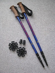 NEW Quest Telescopic Precision Balanced Trekking Poles 26" to 54” Blue 1590
