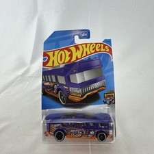 Hot Wheels 1:64 Hot Wheels High Bus HW Metro Purple Track Team Diecast 53/250