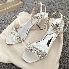 Badgley Mischka Ivory Satin Strappy Sandals Med Heel Size 8W Wide